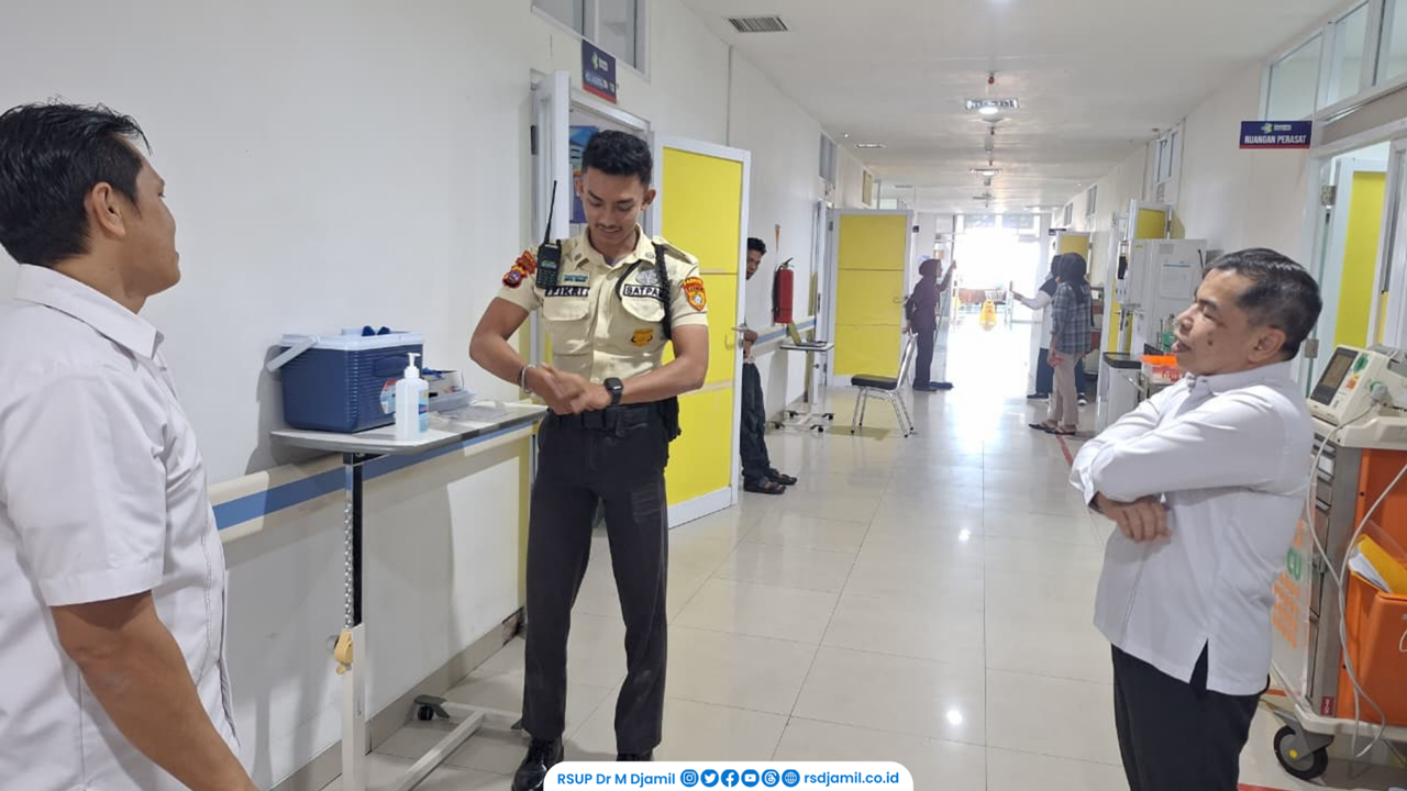 Dirmed RS M. Djamil Uji Langsung Praktik Cuci Tangan Petugas