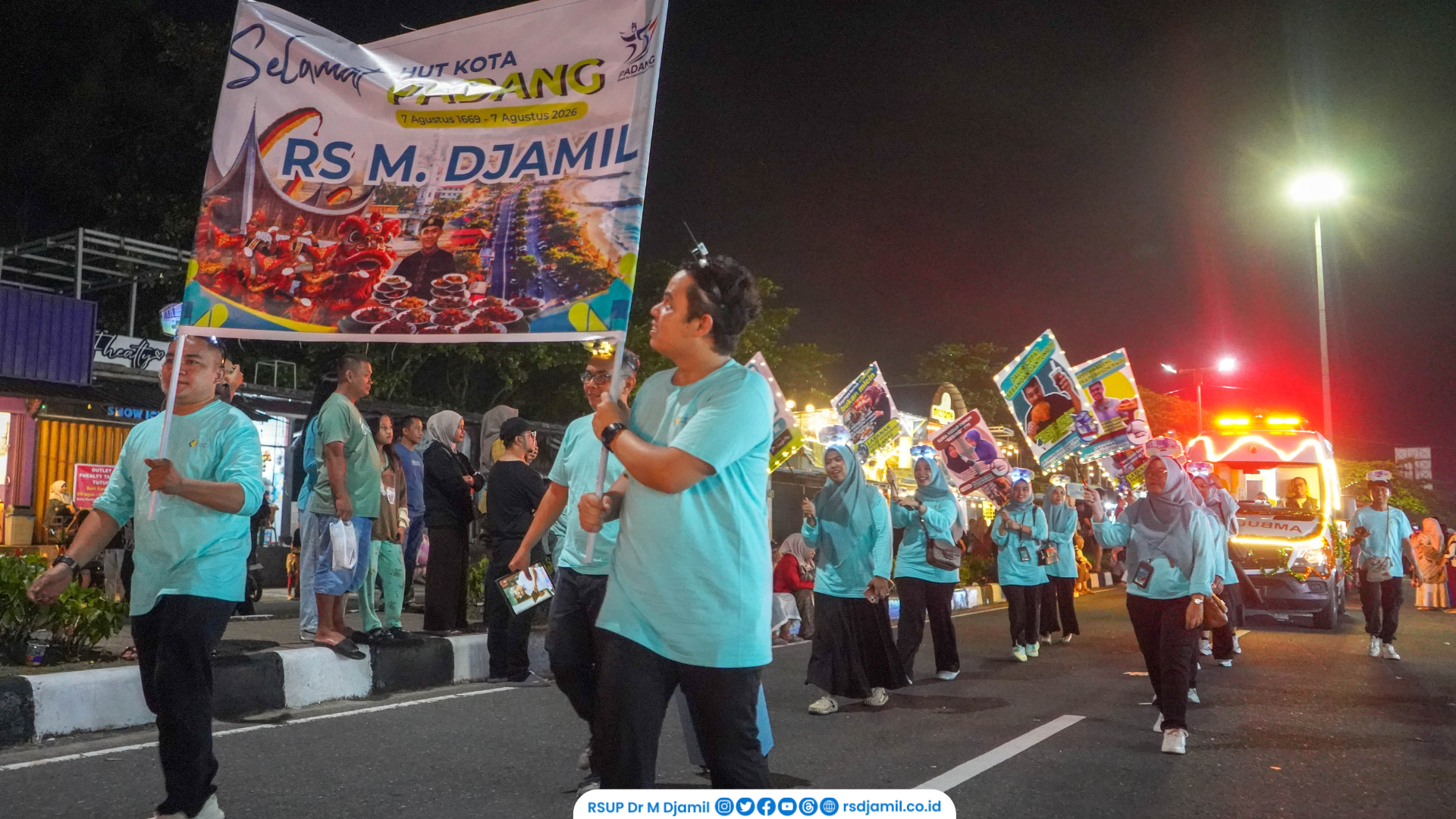 RS M. Djamil Kenalkan Layanan dan Edukasi Pola Makan Sehat di Pawai Telong Telong